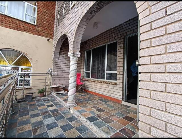 5 BEDROOM HOUSE FOR SALE IN MEREWENT